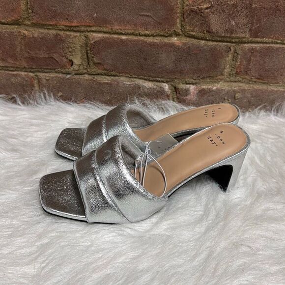 a new day Silver Lilah Puffy Slide Heels Women’s Sz 7.5 Shoe Open Toe Block Heel - Picture 1 of 8